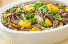 PRATO DA INFÂNCIA TIRINHAS DE CARNE COM LEGUMES CREMOSO