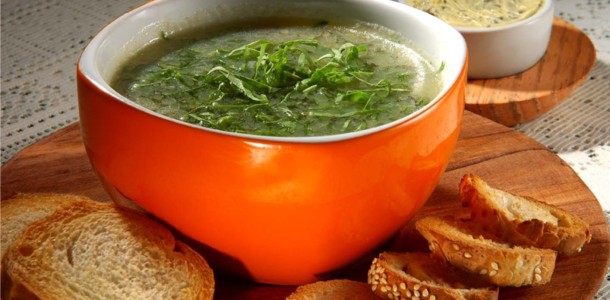 CALDO VERDE COM BACON SABOROSO E NUTRITIVO AO MAXIMO