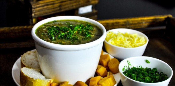 CALDO VERDE COM BACON E TORRESMO UMA DELICIA NESSE FRIO AQUECER SEMPRE